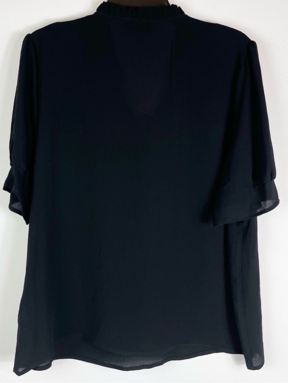 CECE Ruffle Tie Neck - Picture 3 of 6